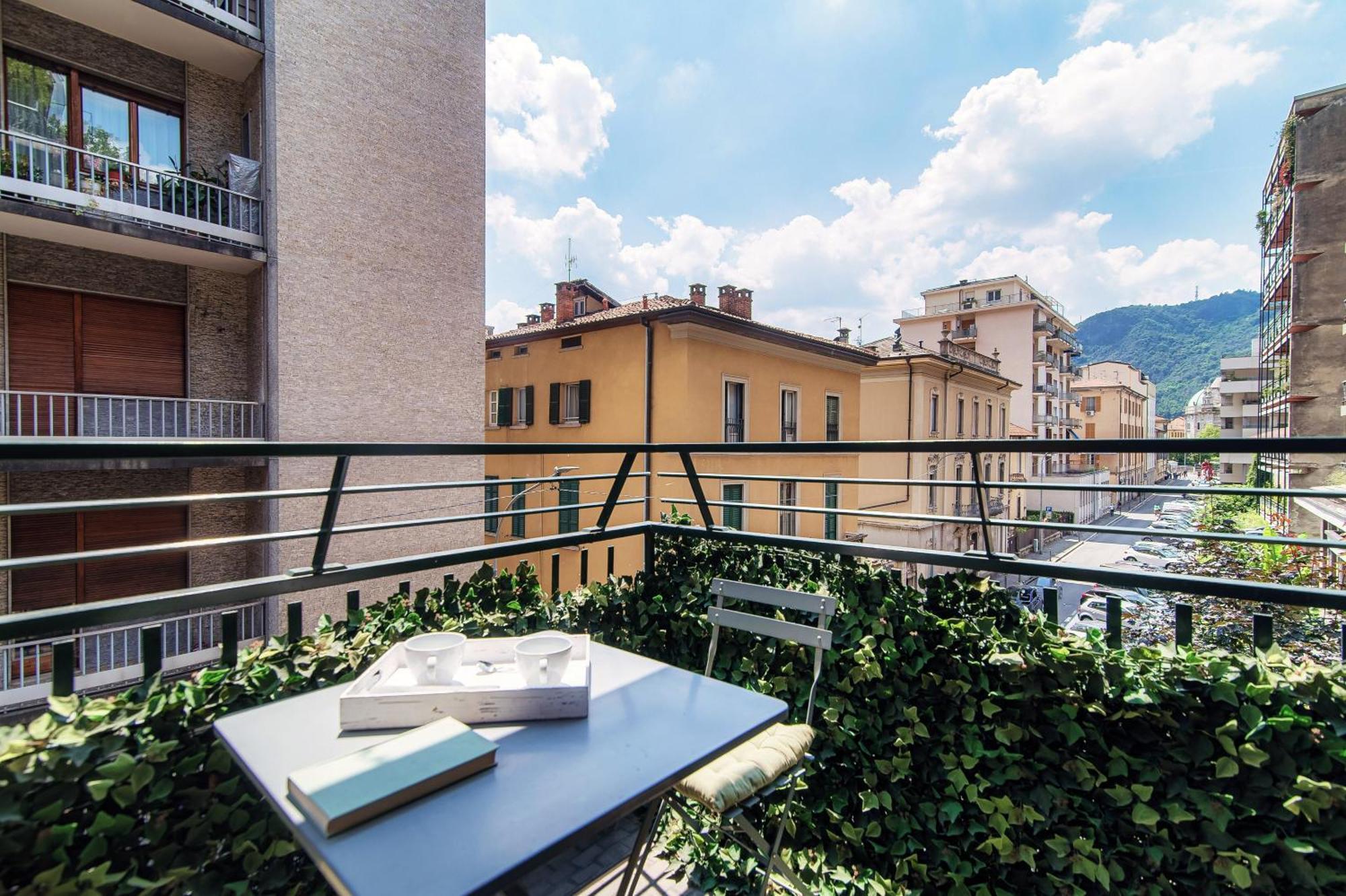 Rezzonico Suites - By MyhomeinКомо Экстерьер фото